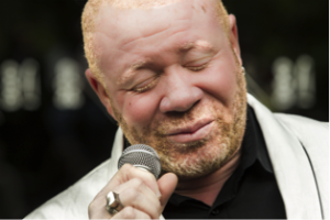 JAMES GERMAIN CHANTE AU GRAND PALAIS