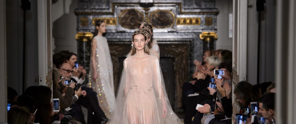 Haute couture printemps-été 2016 : VALENTINO