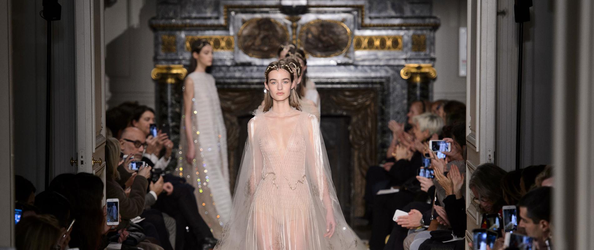 You are currently viewing Haute couture printemps-été 2016 : VALENTINO