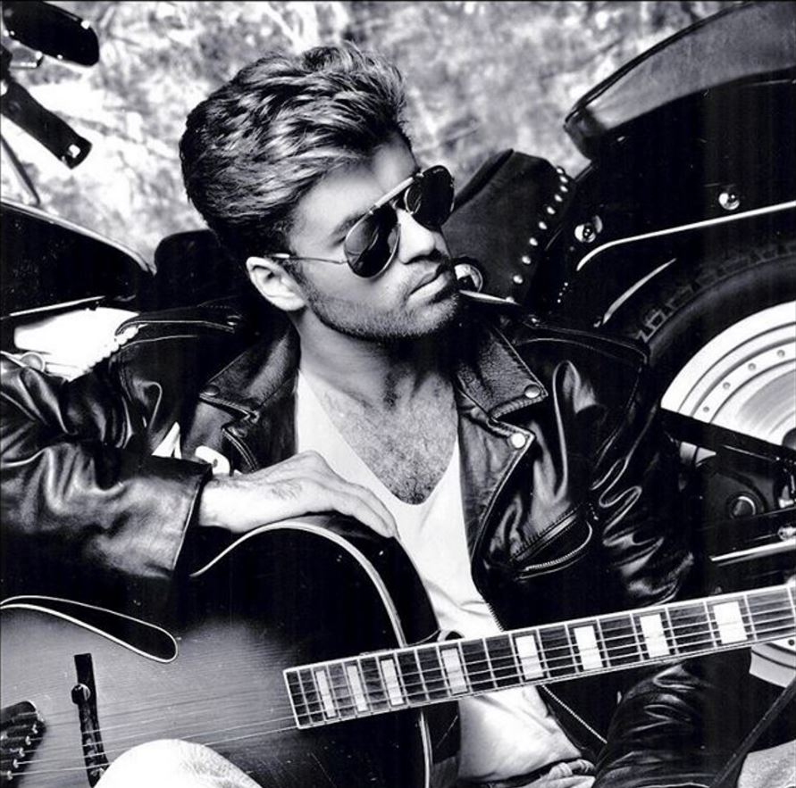 You are currently viewing HOMMAGE A GEORGE MICHAEL : MES 10 TITRES PREFERES DE L’ICONE POP