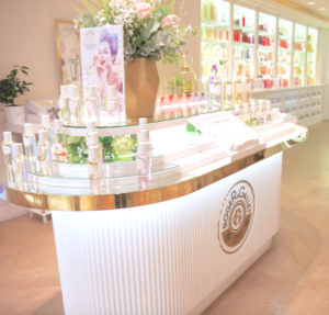 Lire la suite à propos de l’article VOUS CONNAISSEZ LA BOUTIQUE DU BONHEUR DE ROGER & GALLET ?