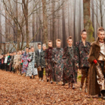 Chanel recrée la forêt pour son défilé prêt-à-porter automne-hiver 2018