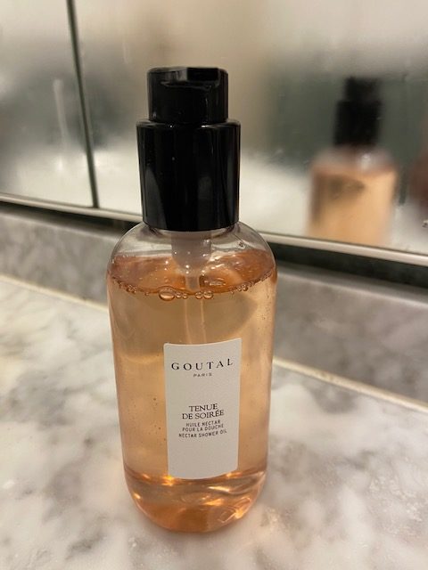 Lire la suite à propos de l’article L’art du bain avec Goutal : mon huile nectar Tenue de Soirée