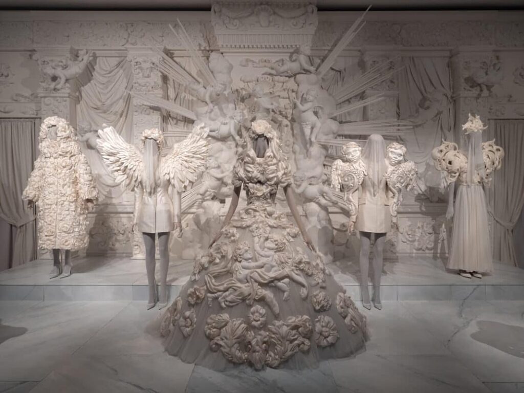 Discover the heritage, passion, and exceptional craftsmanship of Dolce&Gabbana in this unique immersive exhibition