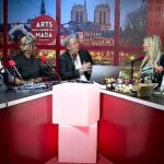 Quand l’invitée ne vient pas, que faire ? Ce week-end chez Arts-Mada, j’ai vécu un grand classique du direct : chronique prête, cœur prêt… mais l’invitée a annulé au dernier moment.