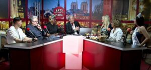 Quand l’invitée ne vient pas, que faire ? Ce week-end chez Arts-Mada, j’ai vécu un grand classique du direct : chronique prête, cœur prêt… mais l’invitée a annulé au dernier moment.