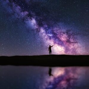 Cette semaine, les énergies nous demandent de lâcher les résistances et d’oser avancer avec clarté et foi.