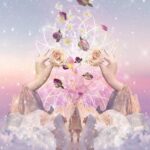 la guidance énergétique de la semaine du 17 au 23 novembre. Cette semaine, l’univers t’invite à ralentir, à te recentrer, et surtout… à écouter ce que ton intuition veut te dire. Tu vas gagner en clarté, poser des limites plus saines, et recevoir une idée ou un signe important en fin de semaine. C’est le moment de faire le tri dans ton énergie et de préparer un petit renouveau intérieur. Dis-moi en commentaire : quelle énergie te parle le plus aujourd’hui ?