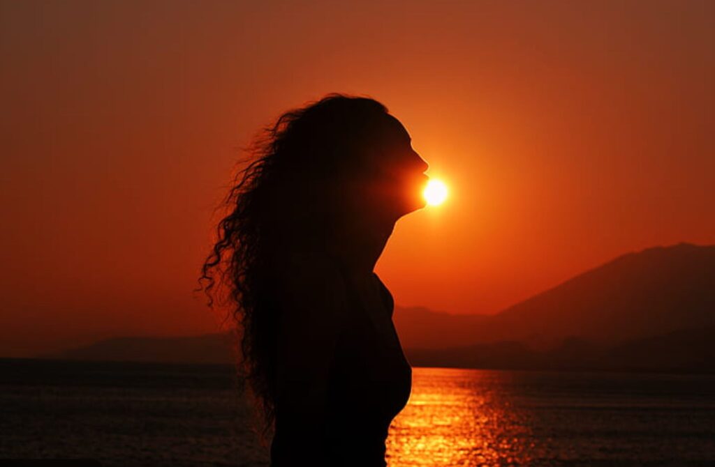 Si tu découvres le blog aujourd'hui, bienvenue ! Ce portail 333 est le troisième d'une série : il fait suite au portail 222 du 22 février et à la rétrograde de Mercure en Poissons du 26 février. Je t'invite à lire les articles précédents pour saisir toute la profondeur de ce cycle cosmique.